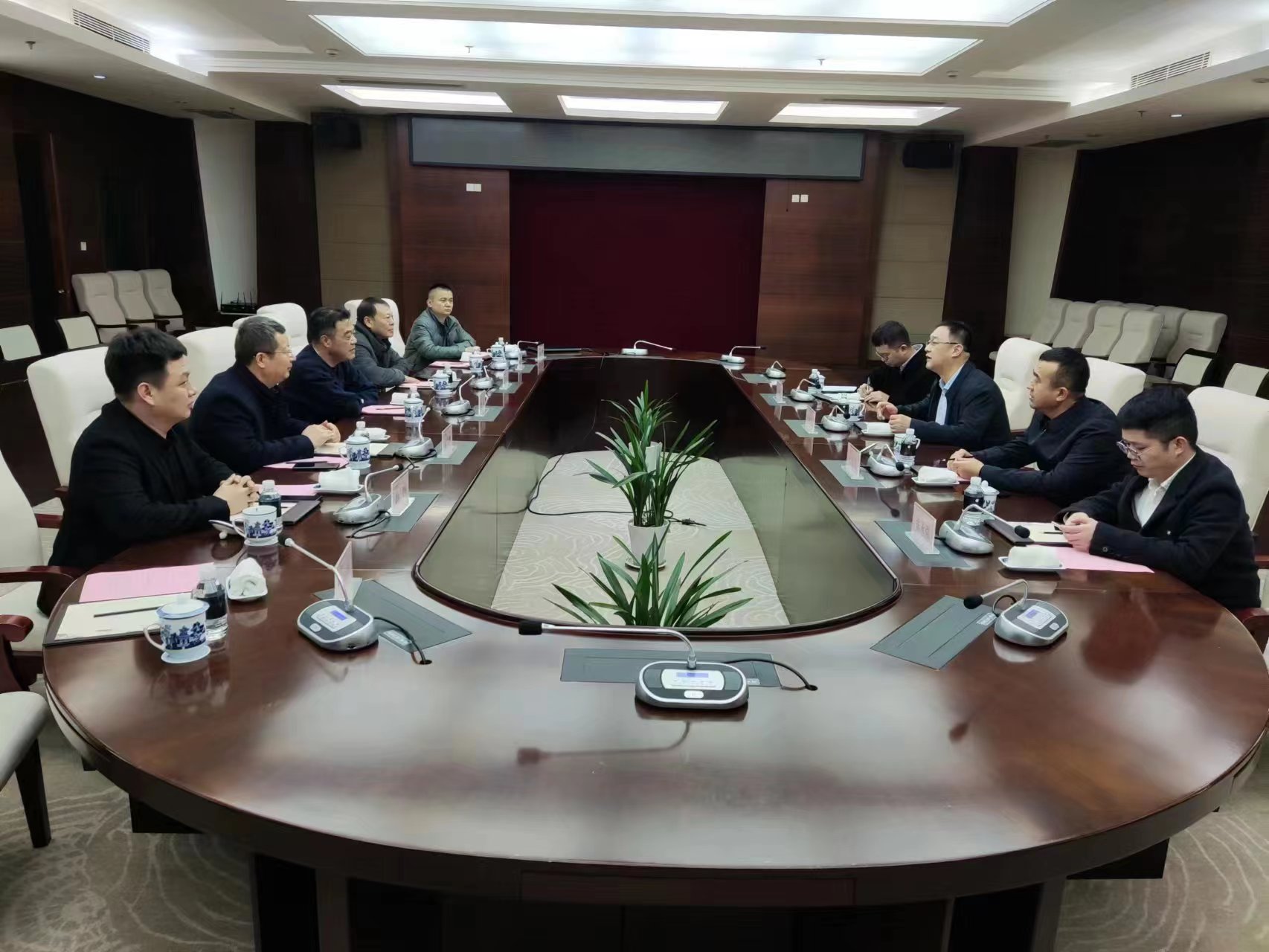 乌海市副市长王继平一行到ledger钱包官网股份调研领导 (3).jpg